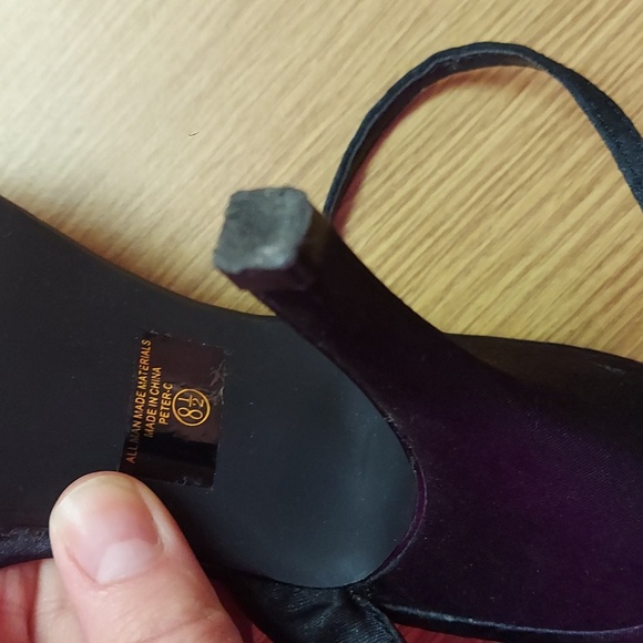 High Heels - Picture 3 of 3